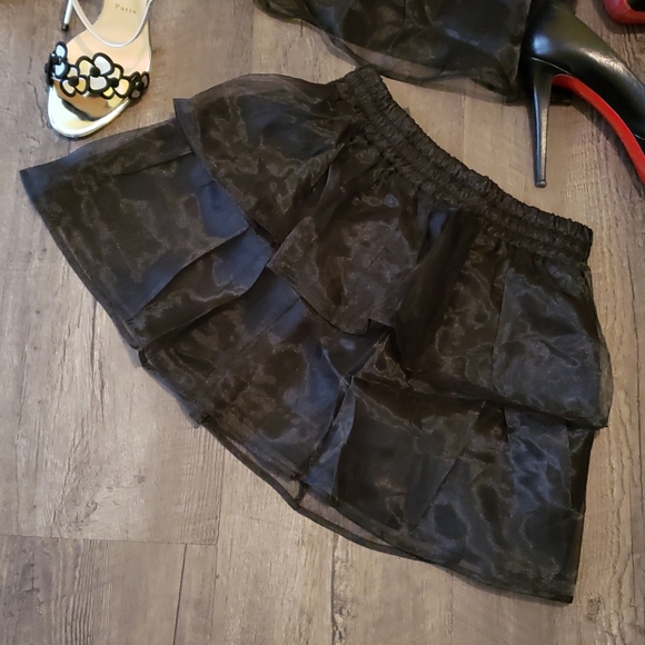ONE LEFT! Forever 21 Black Mini Skirt with Tulle - Picture 2 of 9